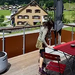 Arlberghome Komfort-apartments & Privat-sauna Wald am Arlberg