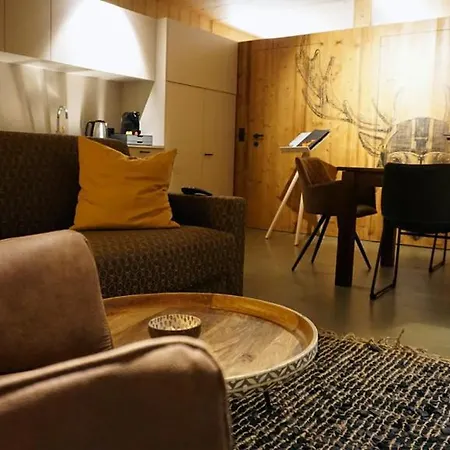 Lägenhet Arlberghome Komfort-apartments & Privat-sauna