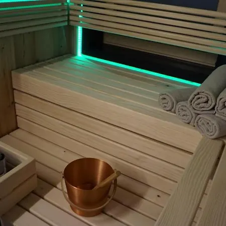 Lägenhet Arlberghome Komfort-apartments & Privat-sauna *