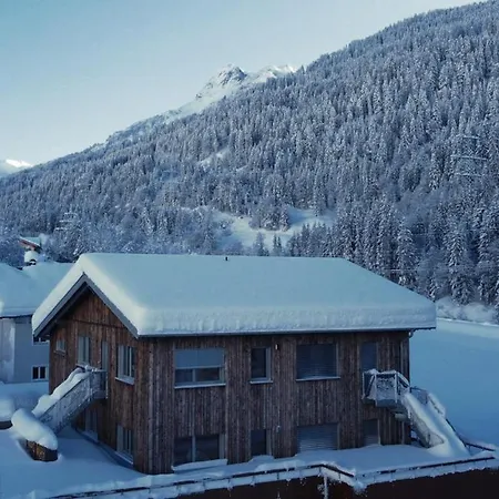 Lägenhet Arlberghome Komfort-apartments & Privat-sauna