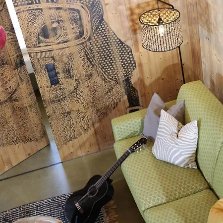 Lägenhet Arlberghome Komfort-apartments & Privat-sauna *